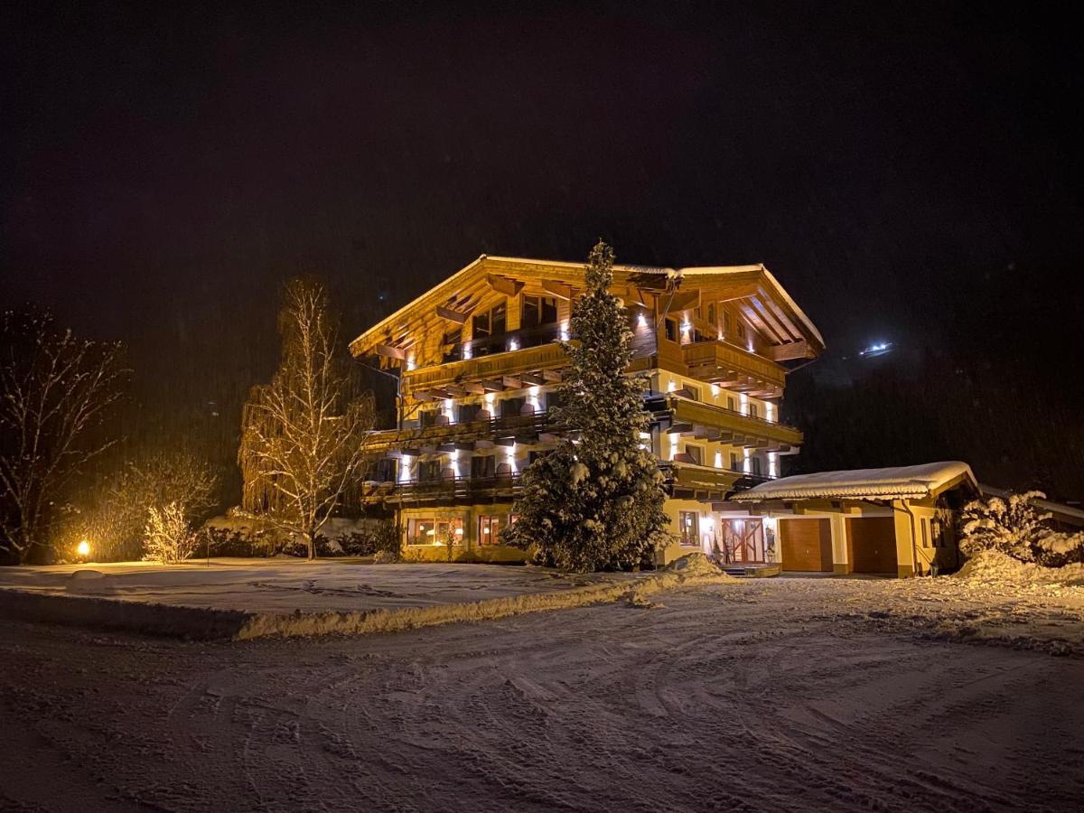 Pension Dorferwirt Bramberg am Wildkogel Exterior foto